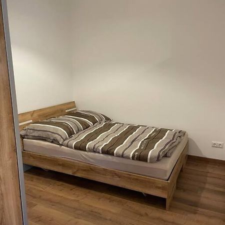 Apartment In Zentraler Lage Mit Privatparkplatz グラーフェンヴェーア エクステリア 写真