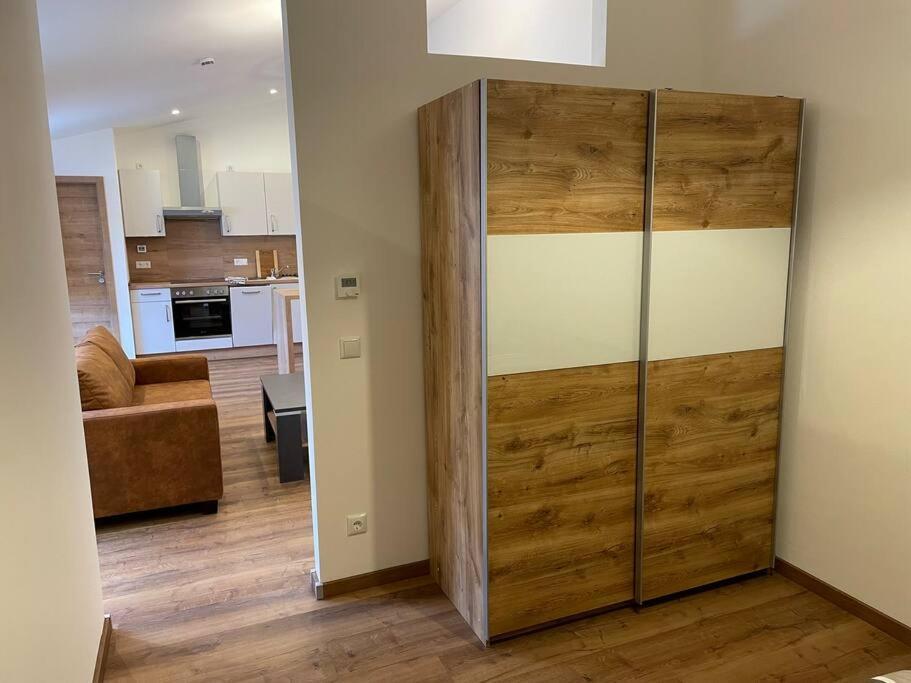 Apartment In Zentraler Lage Mit Privatparkplatz グラーフェンヴェーア エクステリア 写真