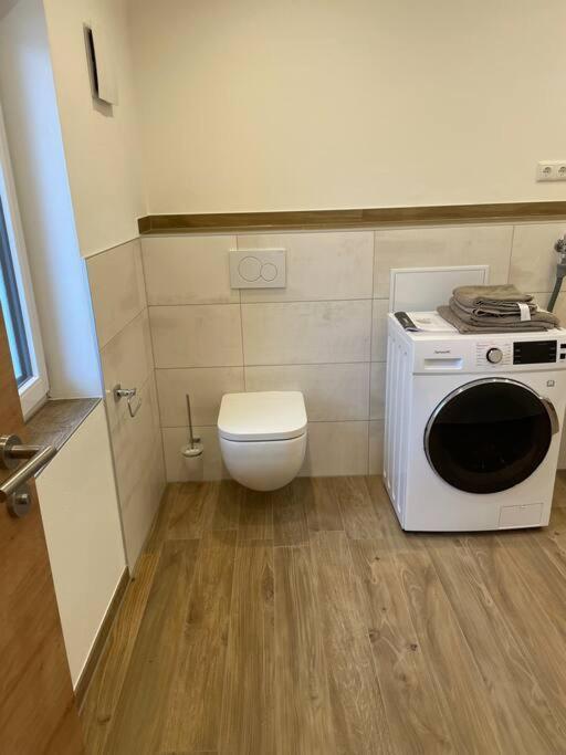 Apartment In Zentraler Lage Mit Privatparkplatz グラーフェンヴェーア エクステリア 写真