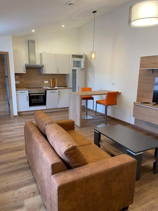 Apartment In Zentraler Lage Mit Privatparkplatz グラーフェンヴェーア エクステリア 写真
