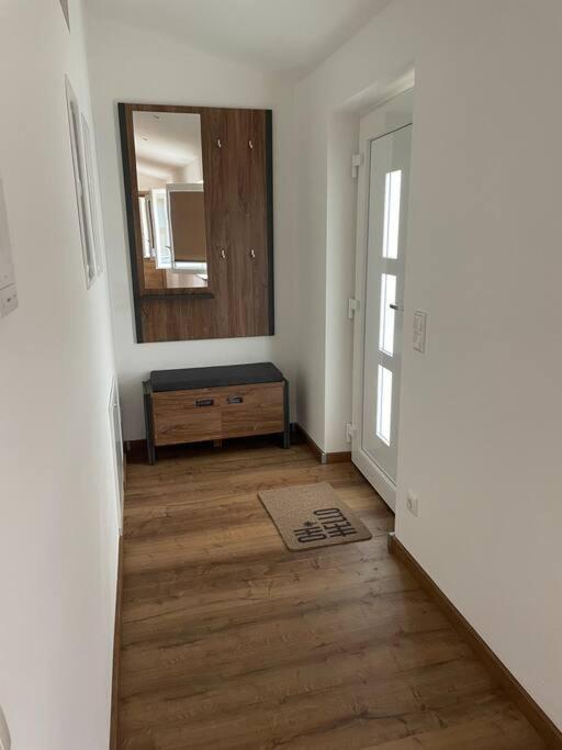 Apartment In Zentraler Lage Mit Privatparkplatz グラーフェンヴェーア エクステリア 写真
